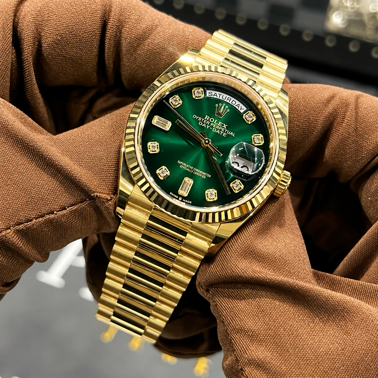 ROLE_X OYSTER PERPETUAL DAY DATE 40 || GOLD GREEN DIAMOND